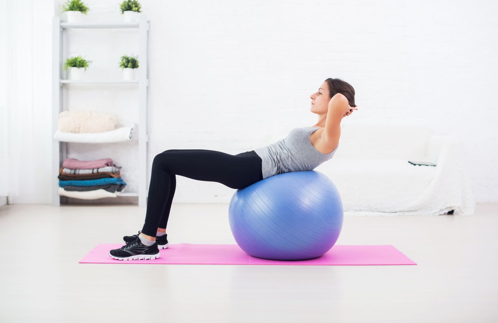 Crunch gli esercizi sulla fitball Deabyday